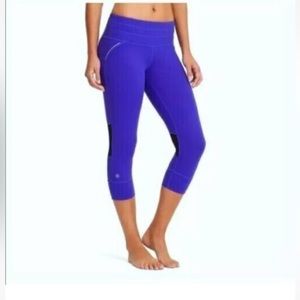 Athleta Relay Capri, size small